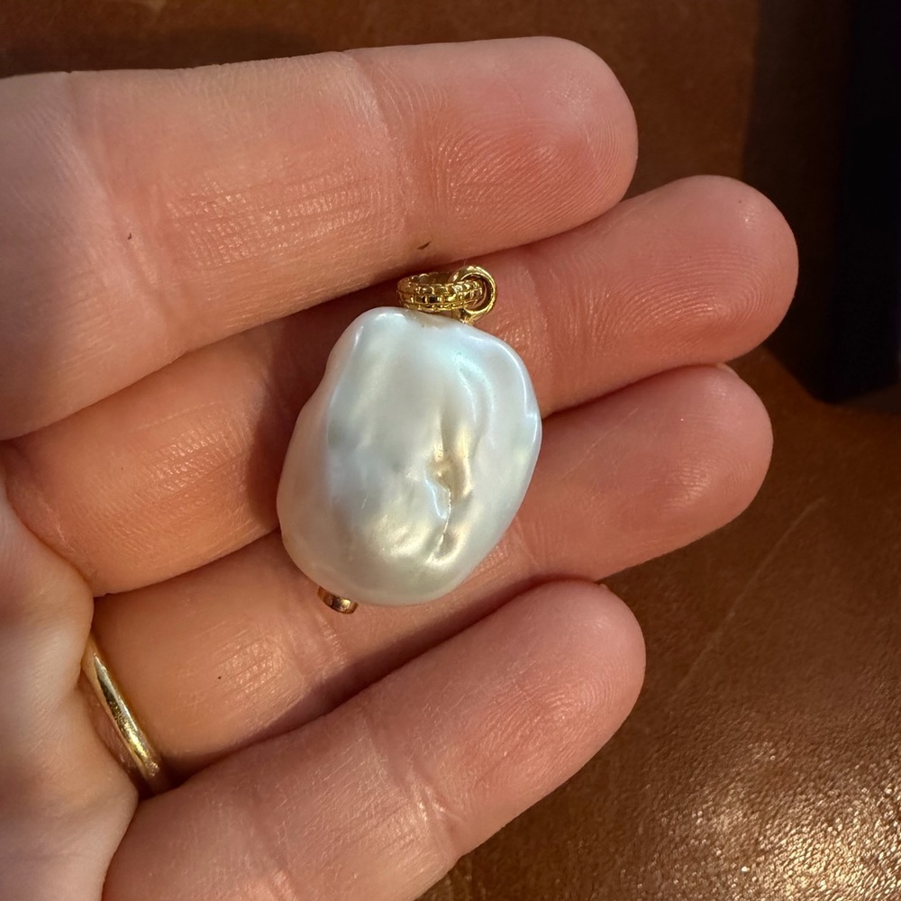 MONICA VINADER Large Baroque Pearl Pendant Charm 18K Gold Vermeil - Picture 8 of 9